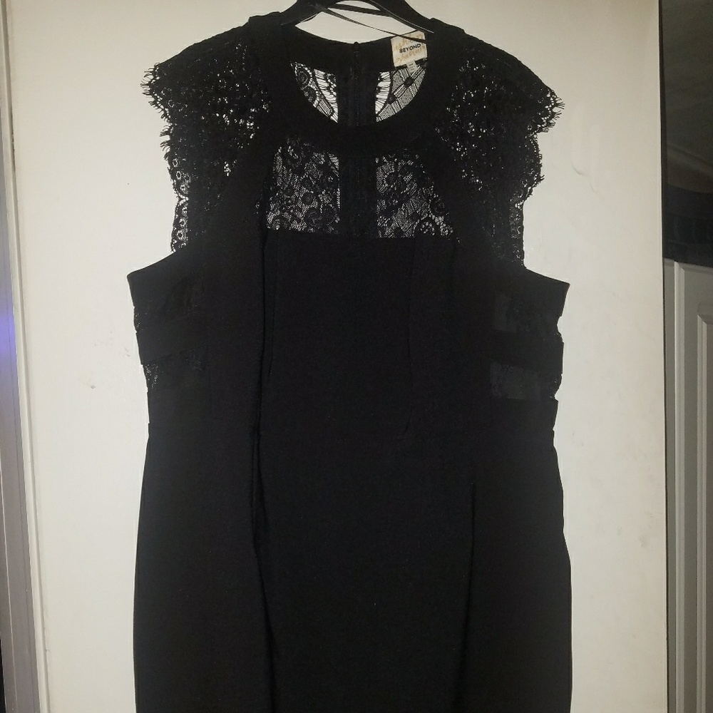 Black cocktail/wedding/special occassions dress